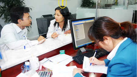 Chuyển giao ngân hàng yếu kém cần thực chất hơn