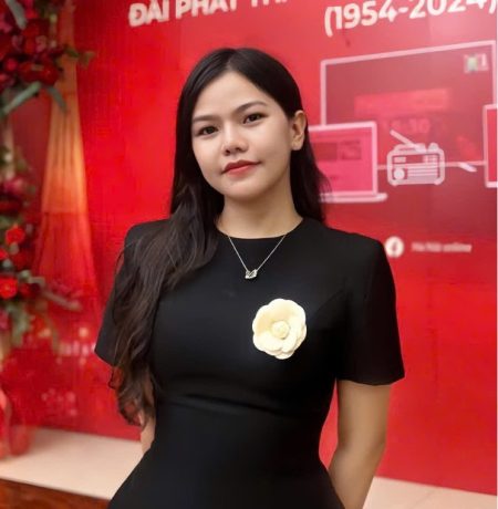 Nghi vấn vợ Quang Hải bán mỹ phẩm nhập lậu