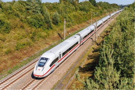 Chuyên gia nói gì về đề xuất vay vốn của VinSpeed cho dự án đường sắt cao tốc Bắc - Nam.