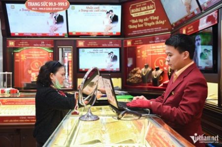 Mua bán vàng từ 20 triệu đồng phải chuyển khoản: Có hợp lý
